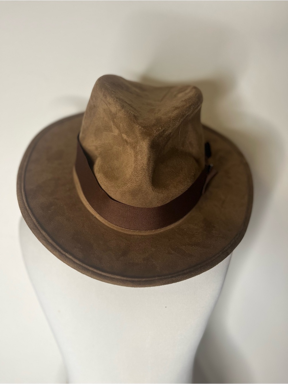 Elope brand velour western hat